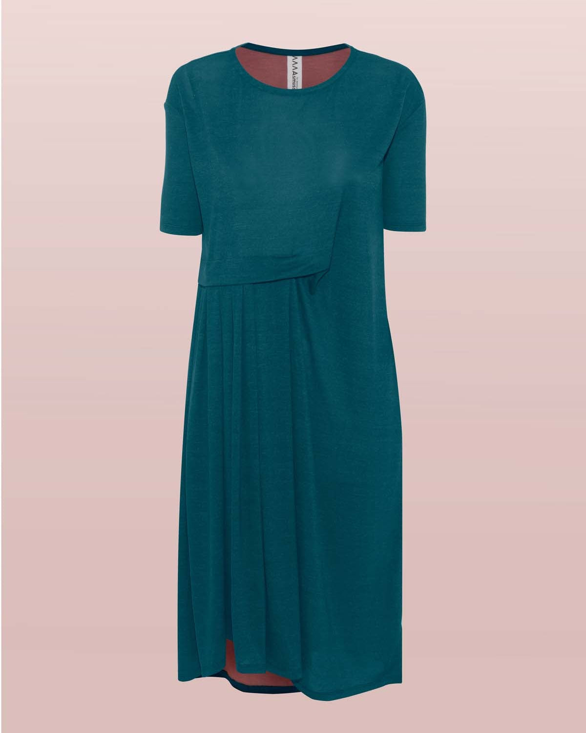 The Asmuss Asymmetric Pleat Dress in Pine Green. Slim arms, loose fitting body with pleat detail and pocket it makes a great dress for your everyday adventures you can wear it in the office, outdoors or where ever you travel to. Made from a blend of recycled polyester and Tencel a great sustainable fabric