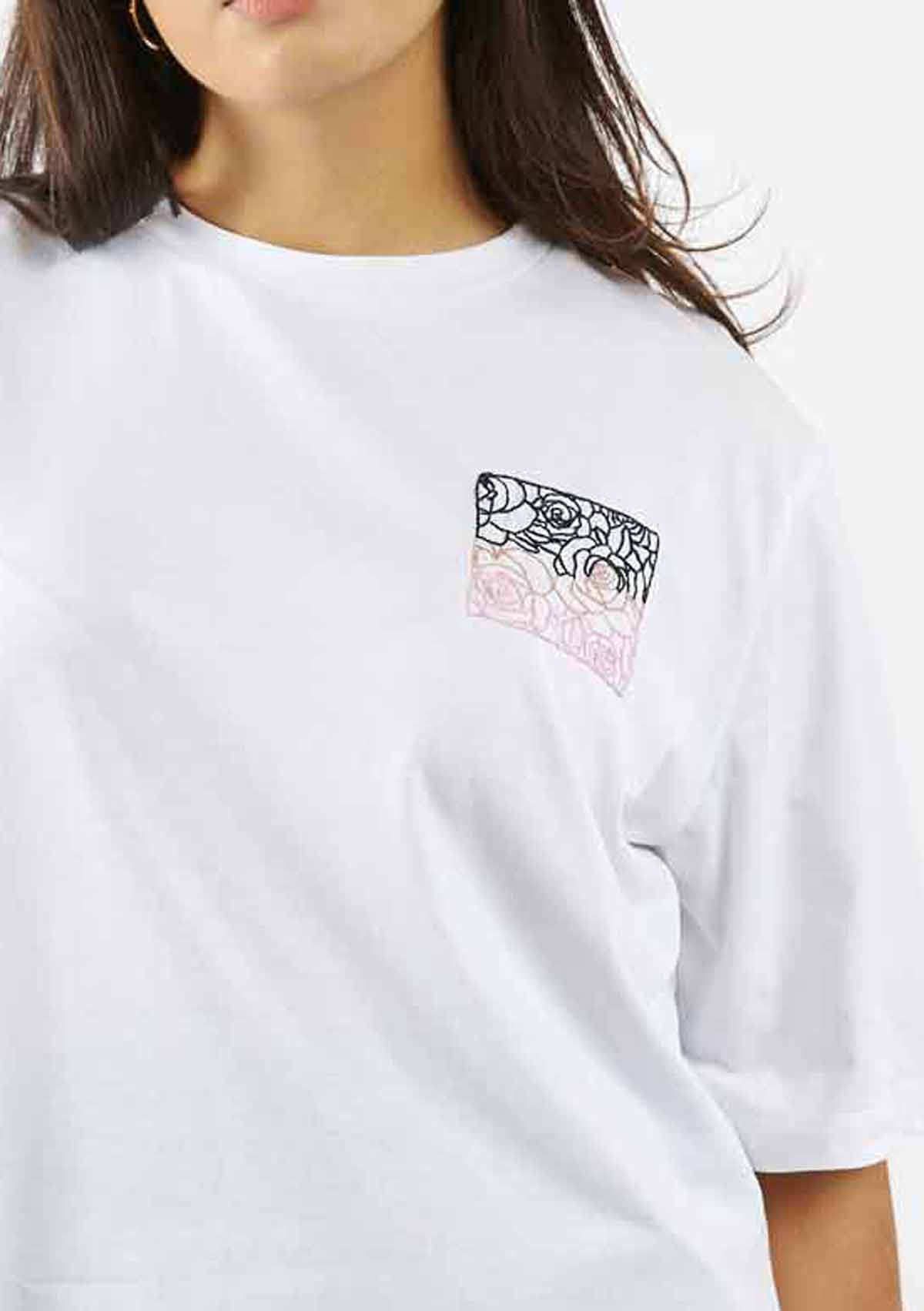 Hand-embroidered T-shirt Floral Design Organic Cotton -  Canada
